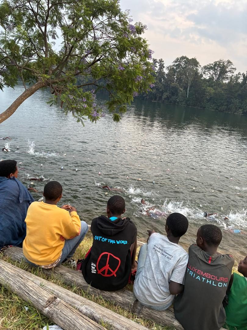 Spectators on the shore